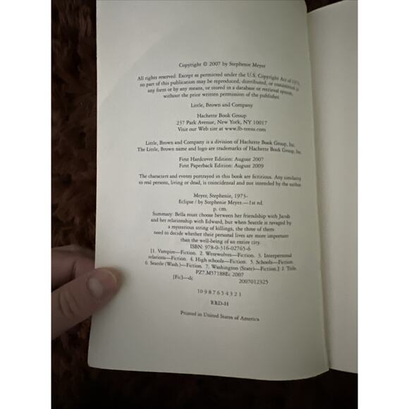 Lot of 2 Twilight Books Eclipse and Breaking Dawn by Stephanie Meyer - Picture 7 of 16